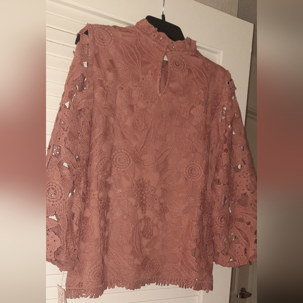 Blouse - Picture 2 of 3